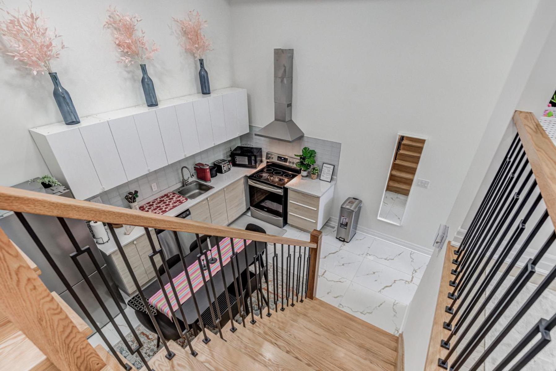 Modern City Living -Newly Built Toronto Exterior photo